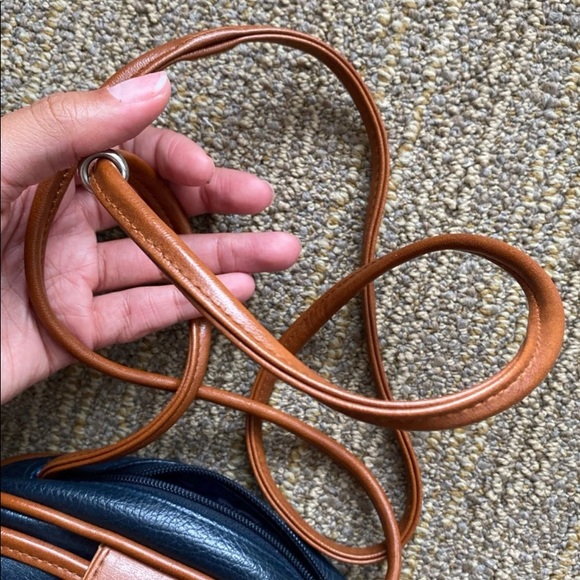 Vintage Crossbody - Picture 3 of 5